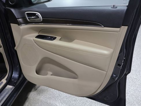 Used 2016 Jeep Grand Cherokee Limited w/ Luxury Group II AWD/4WD image 26