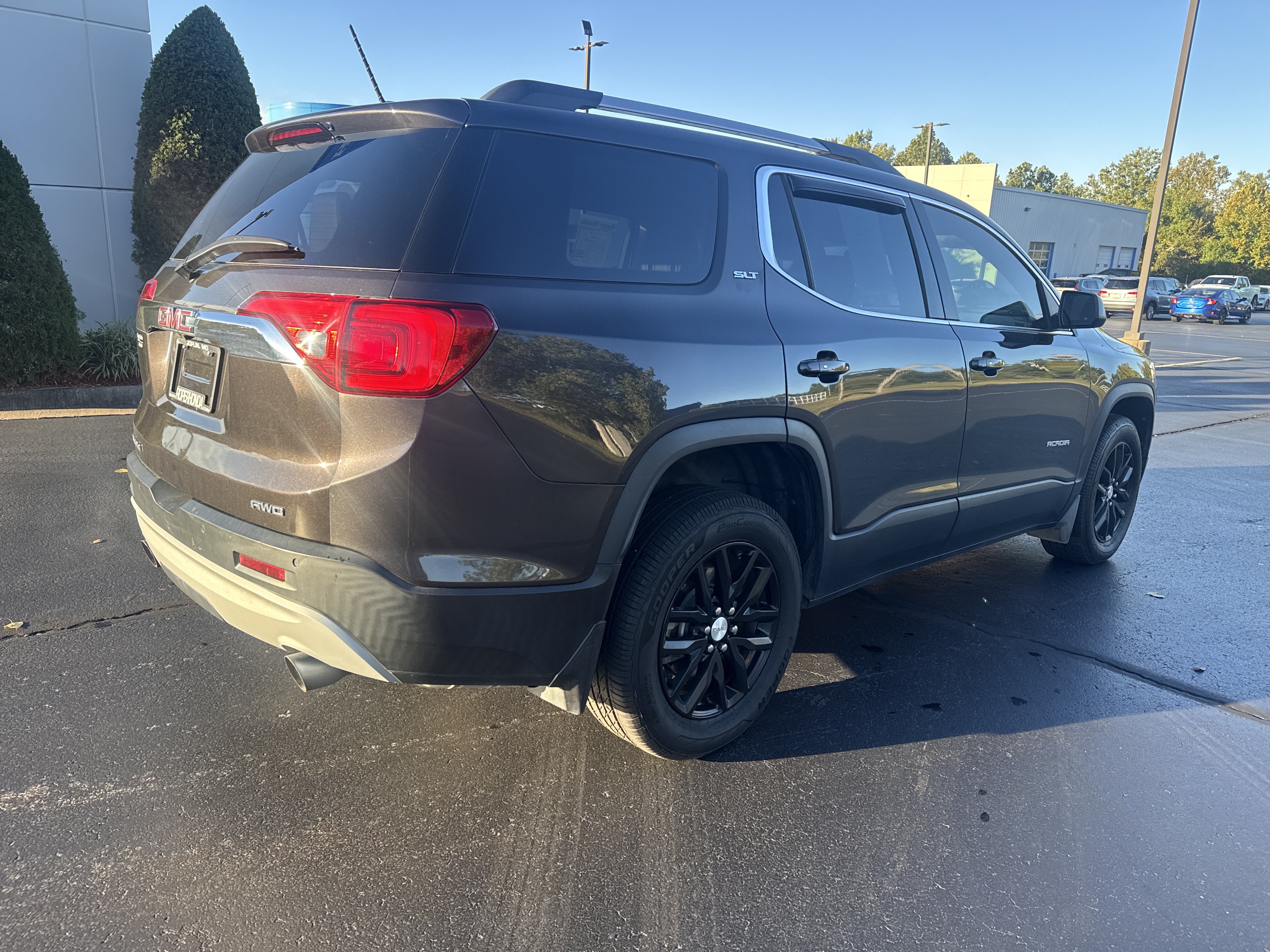 Used 2019 GMC Acadia SLT AWD/4WD image 6