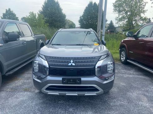 Used 2022 Mitsubishi Outlander SEL AWD/4WD image 2