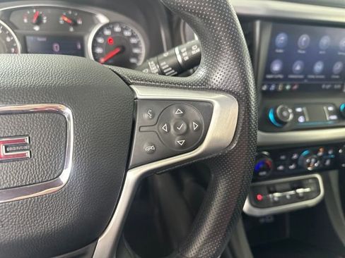 Used 2021 GMC Acadia SLE image 16