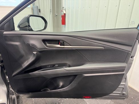 Used 2025 Toyota Camry SE image 17