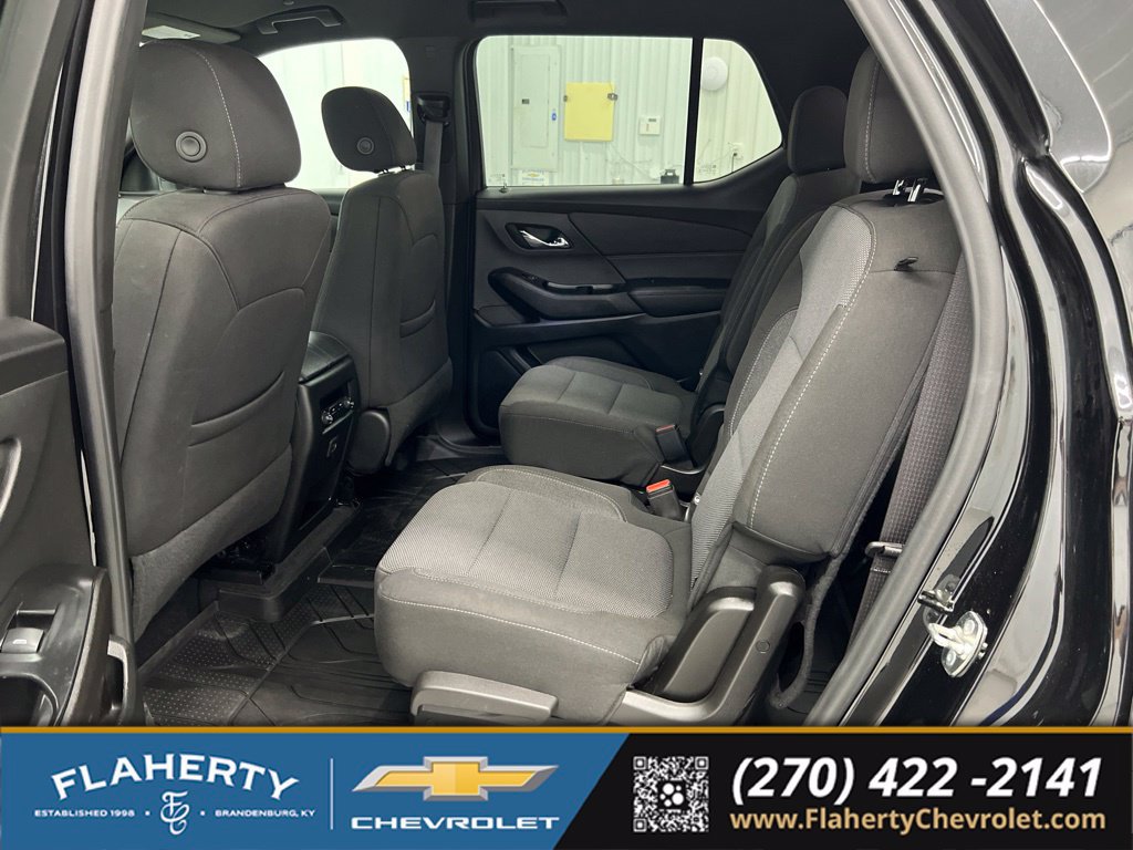Used 2023 Chevrolet Traverse LT FWD image 11