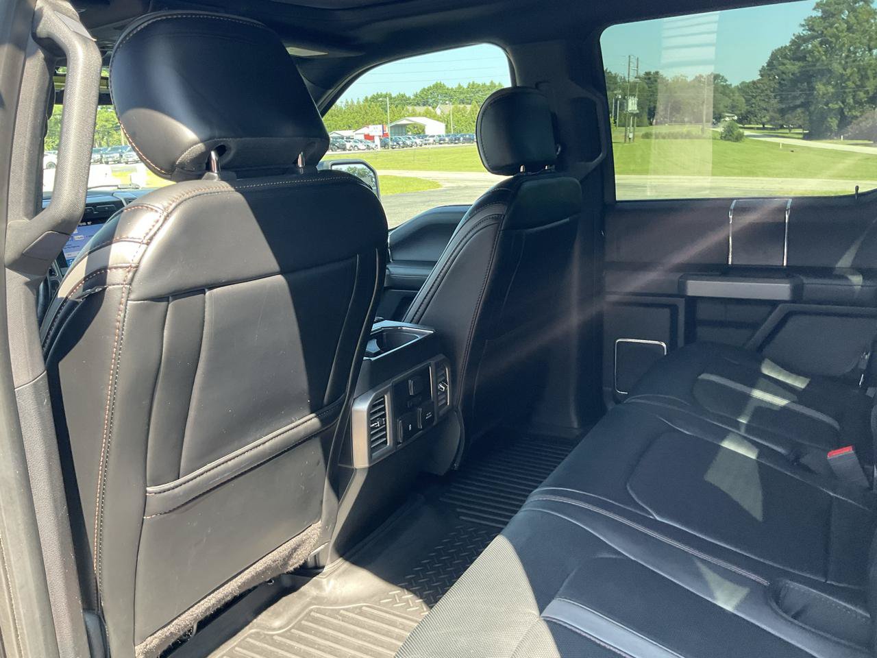 Used 2018 Ford F150 Platinum w/ Equipment Group 701A Luxury AWD/4WD image 21