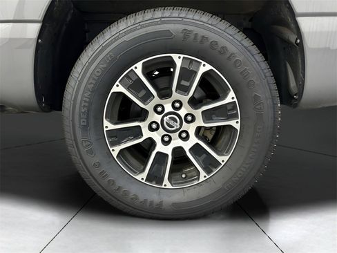 Used 2022 Nissan Titan SV image 20