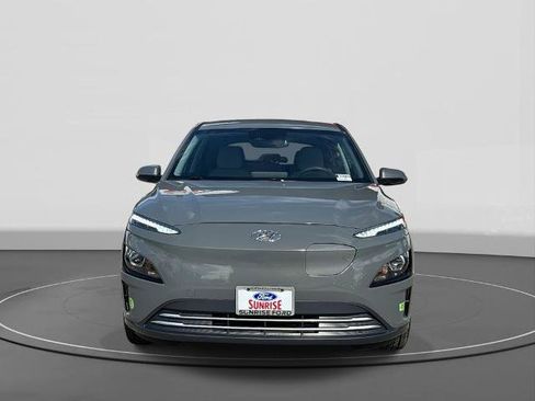 Used 2023 Hyundai Kona SE image 3