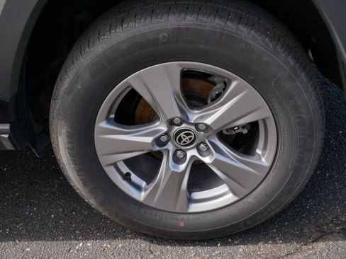 Certified 2025 Toyota RAV4 XLE AWD/4WD image 15