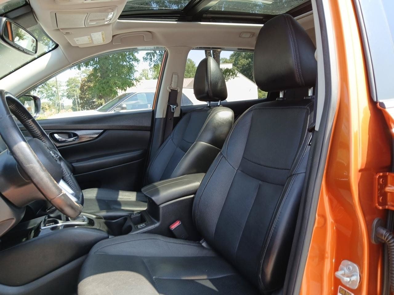 Used 2017 Nissan Rogue SL w/ SL Premium Package AWD/4WD image 19