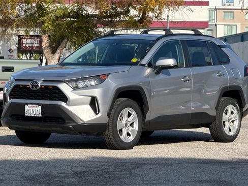 Used 2021 Toyota RAV4 LE image 7