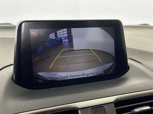 Used 2018 MAZDA MAZDA3 Sport image 16