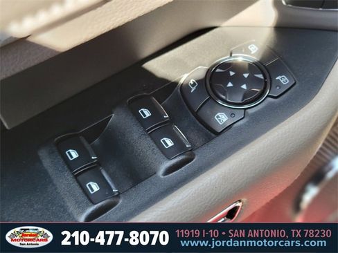 Used 2021 Ford Expedition XLT image 17