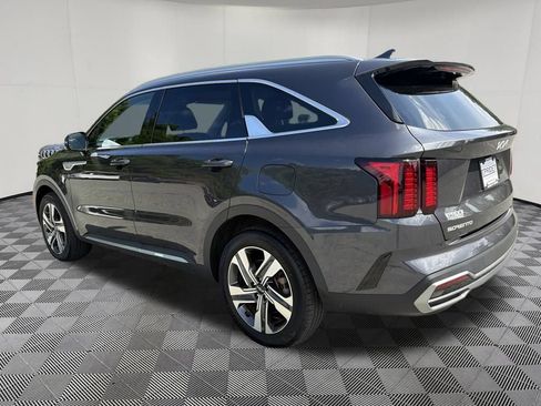 Used 2023 Kia Sorento EX AWD/4WD image 3