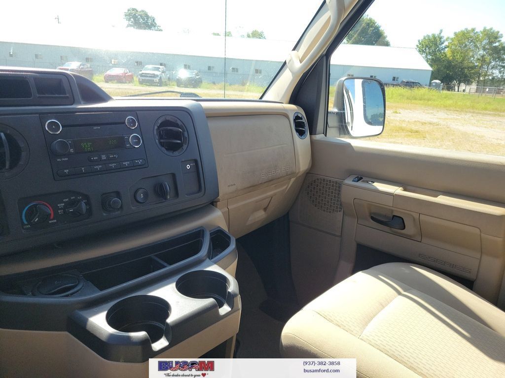 Used 2009 Ford E-350 and Econoline 350 XLT RWD image 14
