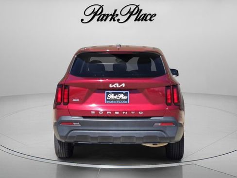 Used 2022 Kia Sorento LX AWD/4WD image 4
