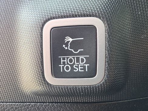 Used 2022 Jeep Grand Cherokee Summit AWD/4WD image 49