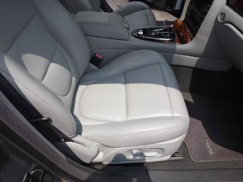 Used 2004 Jaguar XJ8 RWD image 27