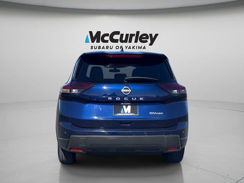 Used 2024 Nissan Rogue SV AWD/4WD image 4