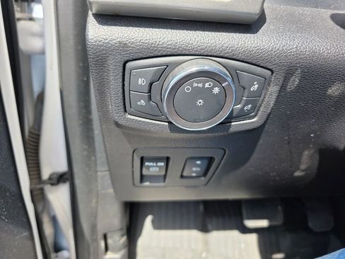 Used 2018 Ford F150 Lariat w/ Equipment Group 502A Luxury AWD/4WD image 24