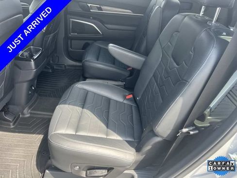 Used 2021 Kia Telluride SX w/ SX Prestige Package AWD/4WD image 19