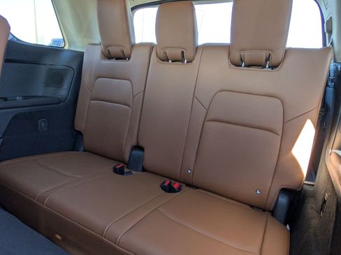 New 2025 Nissan Pathfinder Platinum image 27