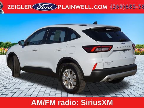Used 2025 Ford Escape Active AWD/4WD image 3