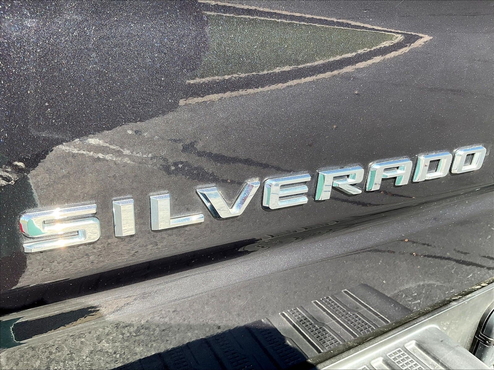 Used 2023 Chevrolet Silverado 1500 LT AWD/4WD image 28