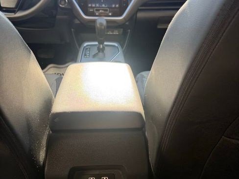 Used 2024 Subaru Crosstrek 2.0i Premium image 23