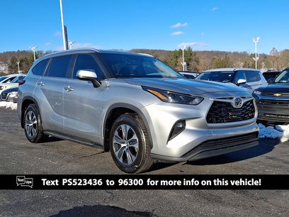 Used 2023 Toyota Highlander XLE
