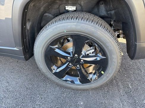 New 2025 Jeep Grand Cherokee 4WD image 6