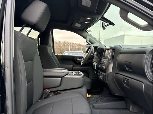 Used 2022 Chevrolet Silverado 2500 Custom w/ Custom Value Package image 22