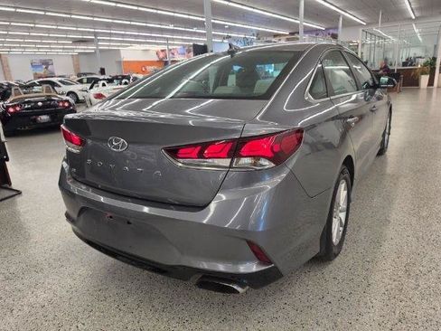 Used 2019 Hyundai Sonata SE w/ Winter Weather Package FWD image 5