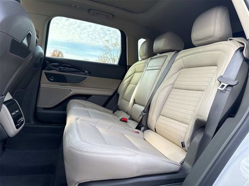 Used 2025 Lincoln Nautilus Reserve w/ Jet Appearance Package image 16