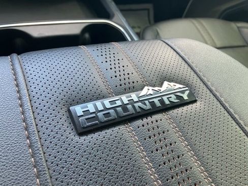 Used 2025 Chevrolet Silverado 3500 High Country w/ High Country Premium Package AWD/4WD image 39