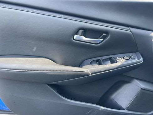 Used 2025 Nissan Sentra SV FWD image 14