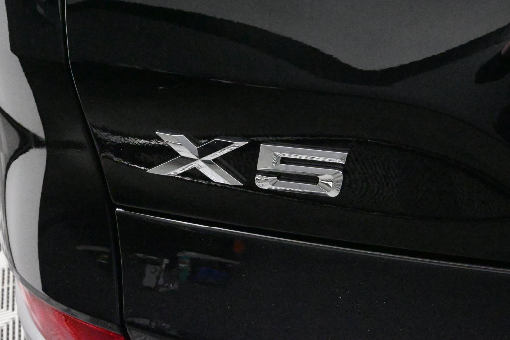 Used 2026 BMW X5 xDrive40i w/ M Sport Package AWD/4WD image 40