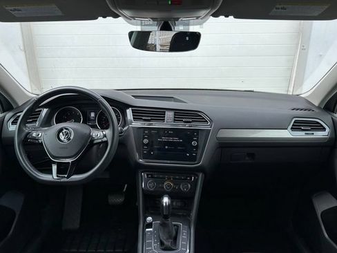 Used 2020 Volkswagen Tiguan SE AWD/4WD image 10