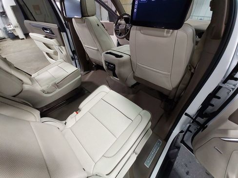 New 2026 GMC Yukon Denali w/ Advanced Technology Package AWD/4WD image 11