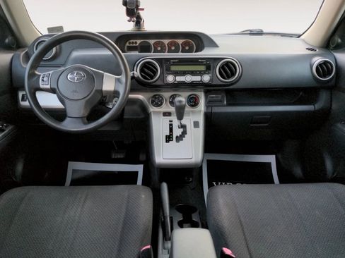 Used 2009 Scion xB image 3