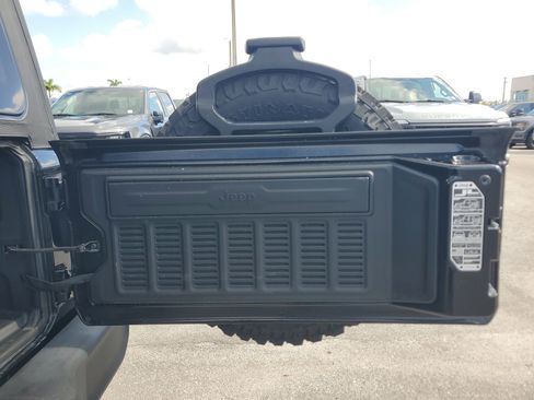 Used 2022 Jeep Wrangler Unlimited Sport AWD/4WD image 12