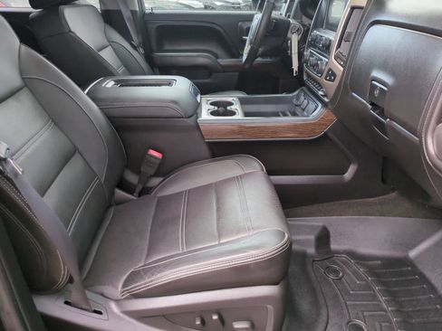 Used 2017 GMC Sierra 2500 Denali w/ Suspension Package, Off-Road AWD/4WD image 23