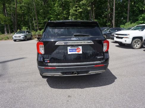 Used 2021 Ford Explorer XLT w/ Equipment Group 202A AWD/4WD image 21