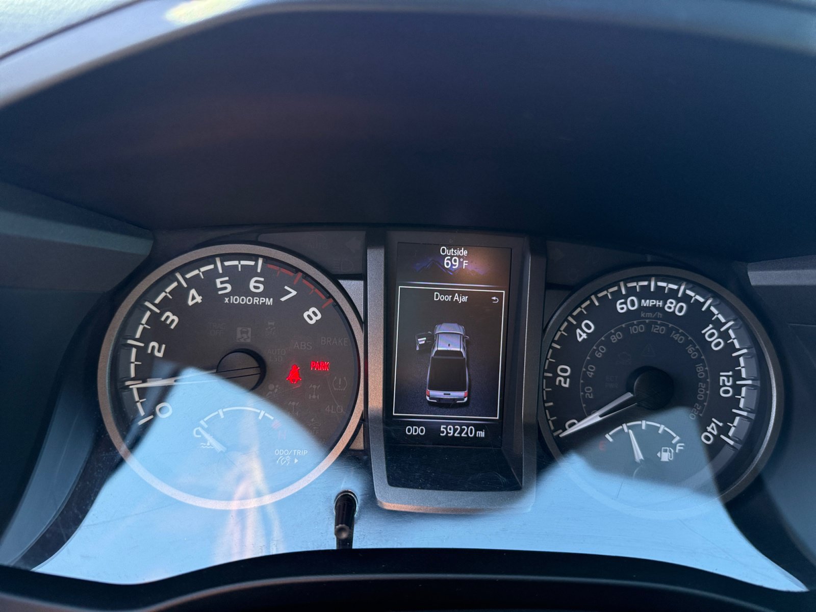Used 2018 Toyota Tacoma TRD Sport AWD/4WD image 11