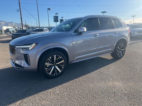 New 2026 Volvo XC90 B6 Core image 8