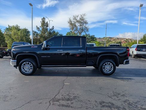Used 2025 Chevrolet Silverado 3500 LTZ w/ LTZ Convenience Package AWD/4WD image 6