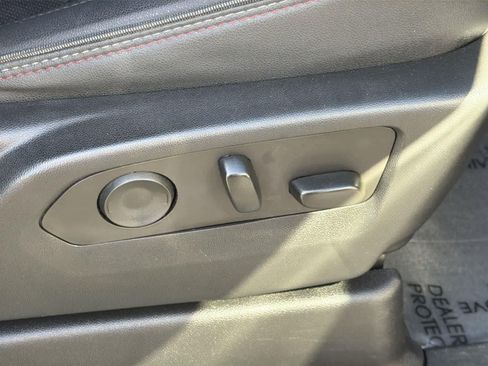 Used 2023 Chevrolet Tahoe RST image 35