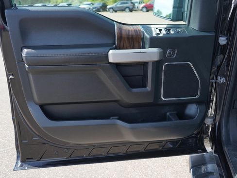 Used 2019 Ford F150 Lariat AWD/4WD image 19