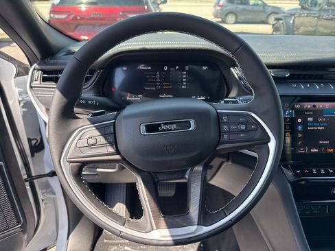 New 2026 Jeep Grand Cherokee Limited AWD/4WD image 10