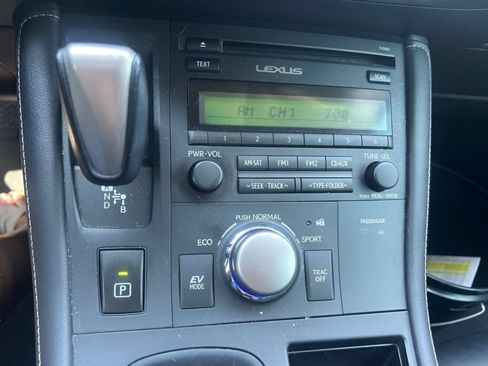 Used 2015 Lexus CT 200h FWD image 26