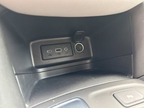 Used 2024 Chevrolet Equinox LT image 24