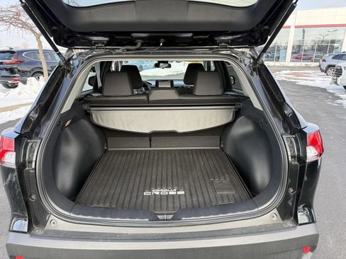 Certified 2022 Toyota Corolla Cross LE image 19
