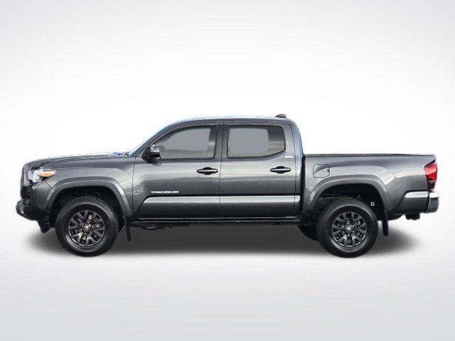 Used 2022 Toyota Tacoma SR5 RWD image 6